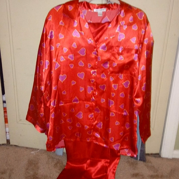 NWOT Edgemont Red w/Pink Heart Pajama Set - Picture 1 of 4